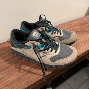 Lems Trailhead Sneaker men’s size 10 - Desert Khaki